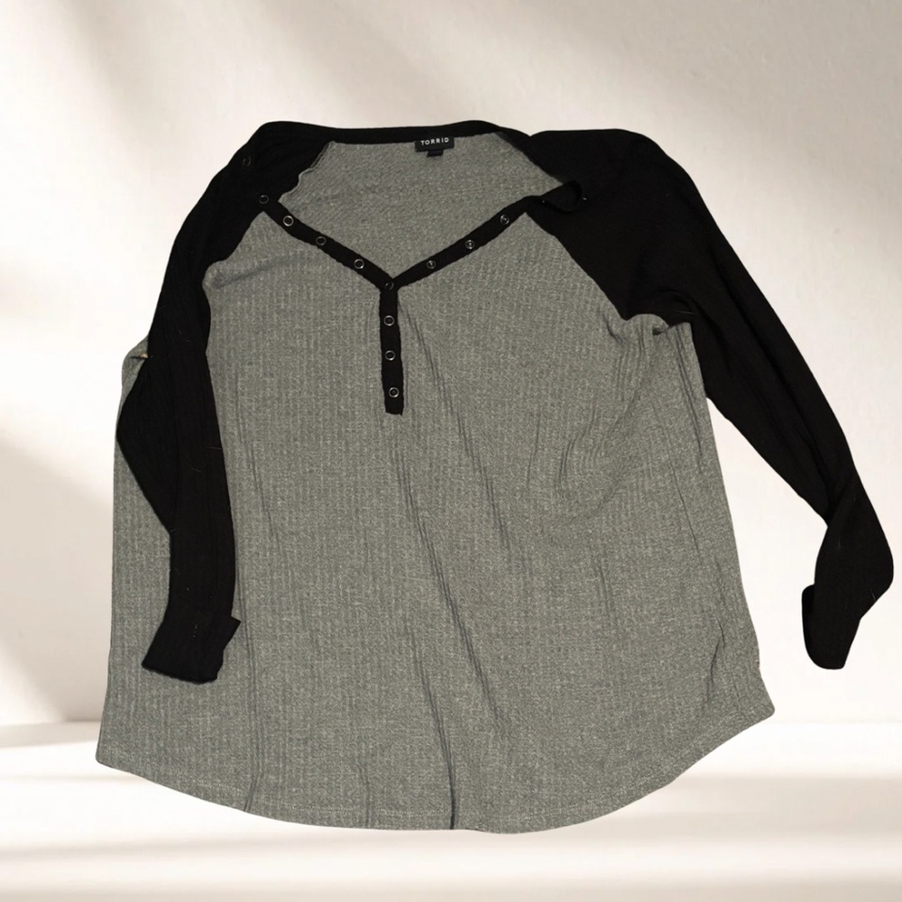 Torrid Black and Gray Long Sleeve Tee